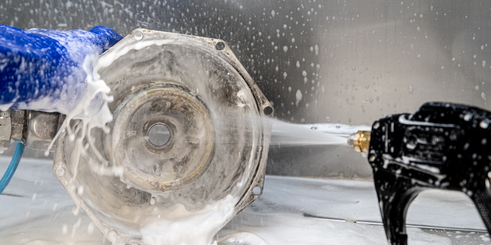 pressure washing of component parts