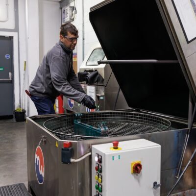 Using an auto aqueous parts washer at Eurostampa